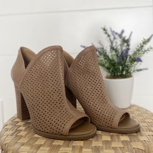 NWT LUCKY BRAND Larissa Open Leather Bootie 9.5